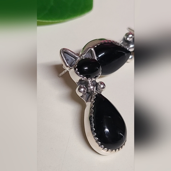 S925 Black Onyx Cat Earrings - Picture 4 of 8